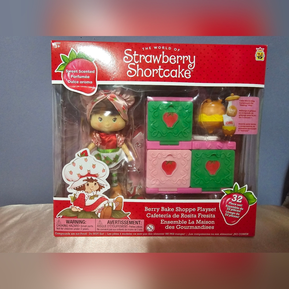 Strawberry Shortcake Doll NIB